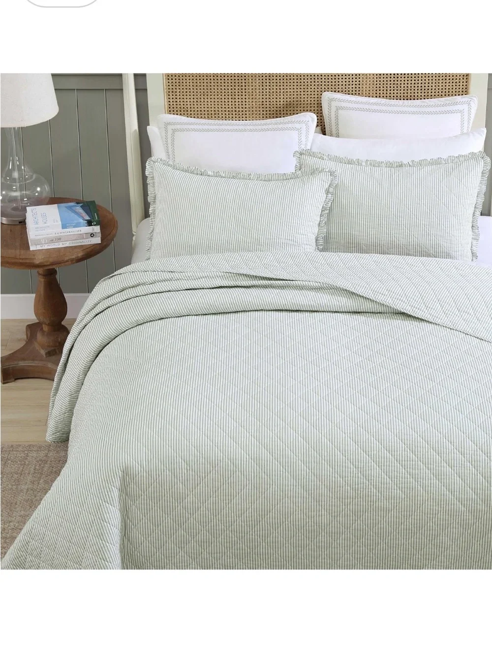 Laura Ashley - Twin Quilt Set, for Everyday Home Use, Soft Comfortable Design